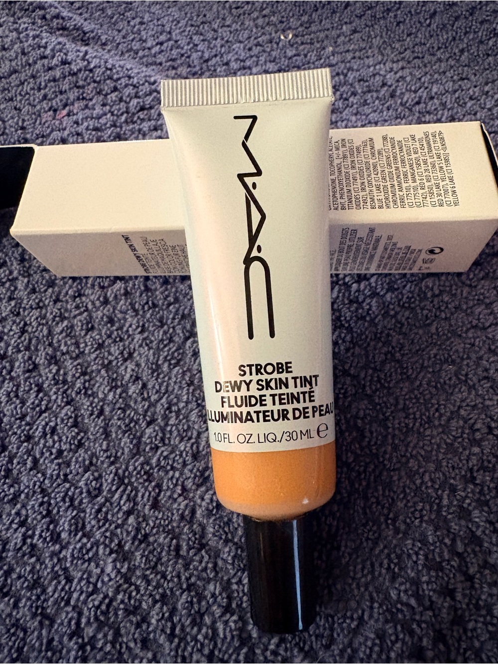 MAC Strobe Dewy Skin Tint - Medium 1 (peachy beige)